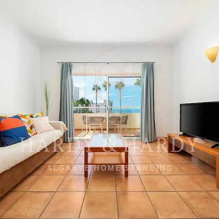 Sea View With Pool - Walk To - N34