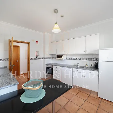 Sea View With Pool - Walk To - N34 *